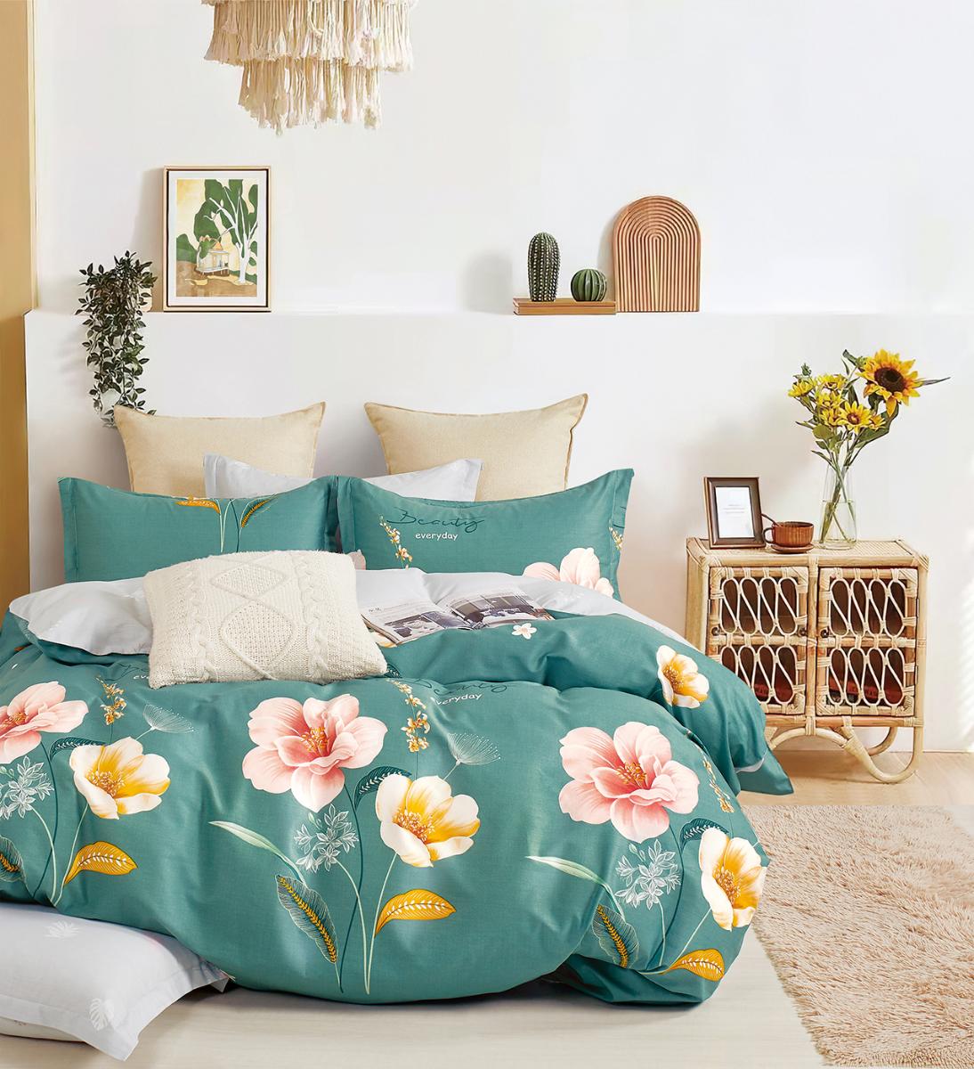 BED AND PILLOW COVER